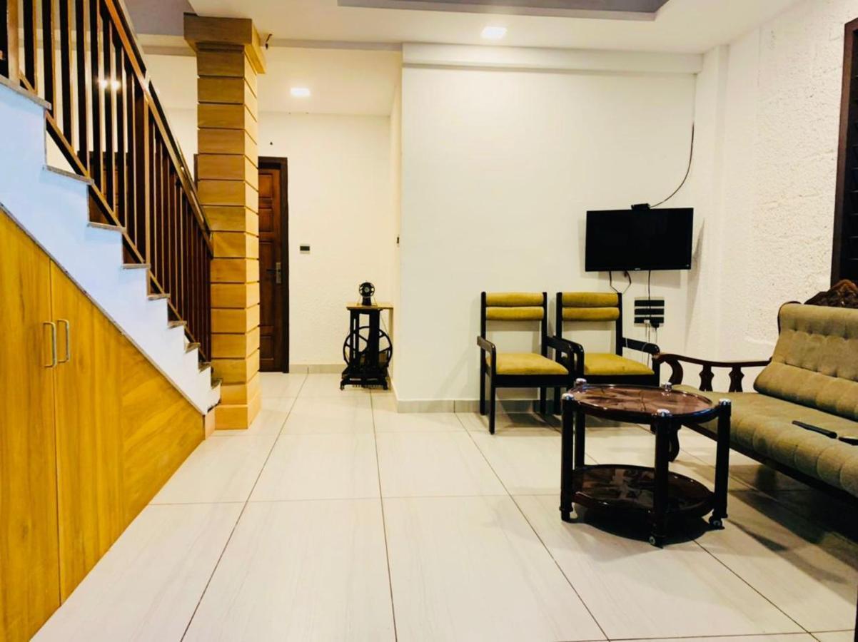 Five Bedroom Villa 蒙纳 外观 照片